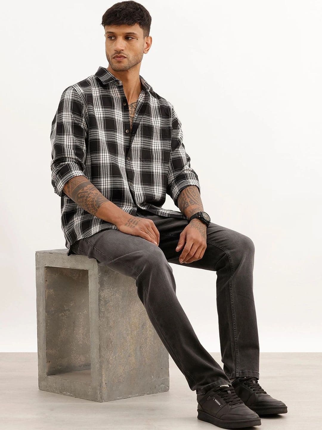 WROGN Men Slim Fit Checked Casual Shirt thumbnail 3