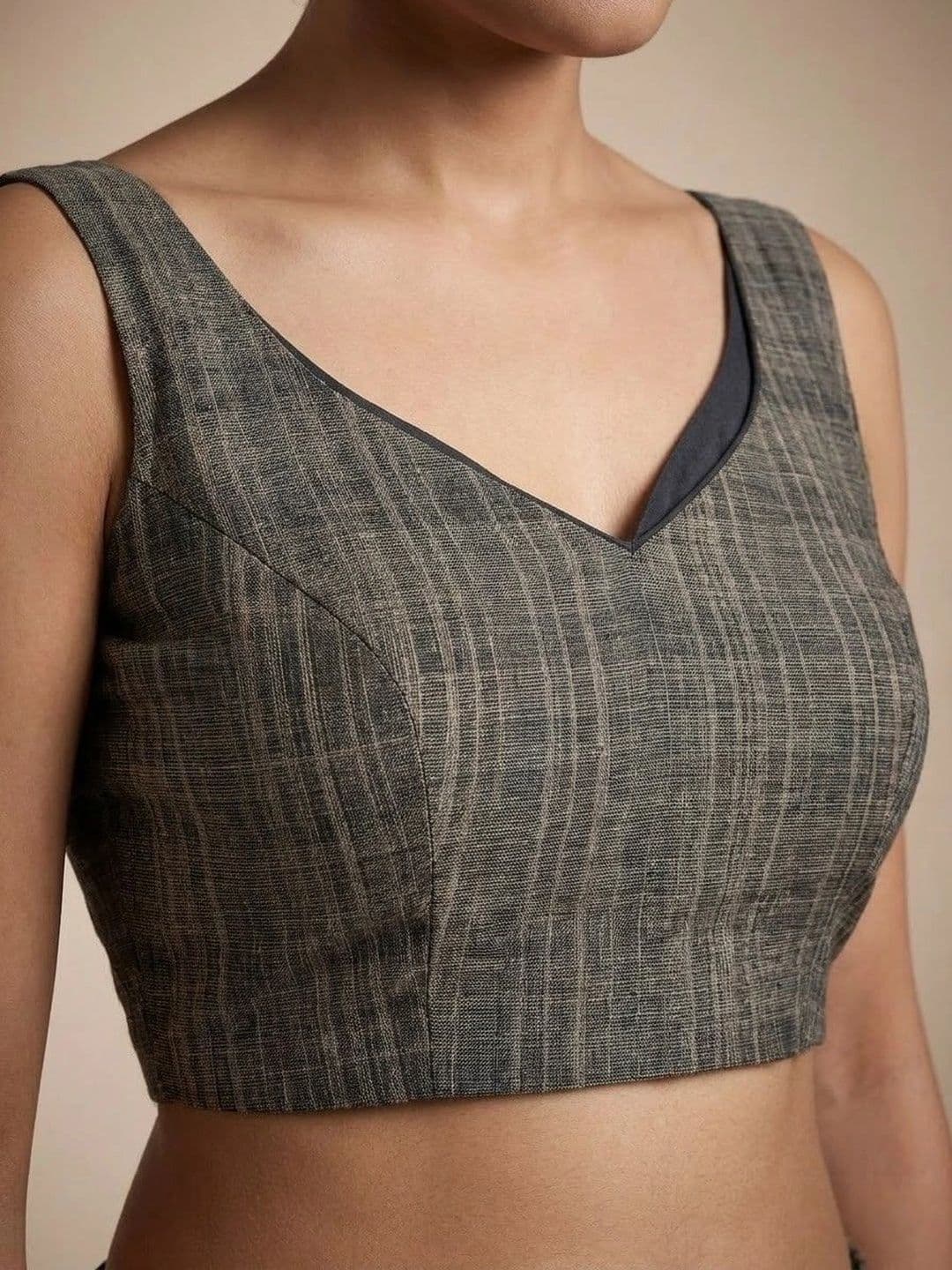 Anouk Woven Design Linen Blend Ikat Saree thumbnail 6