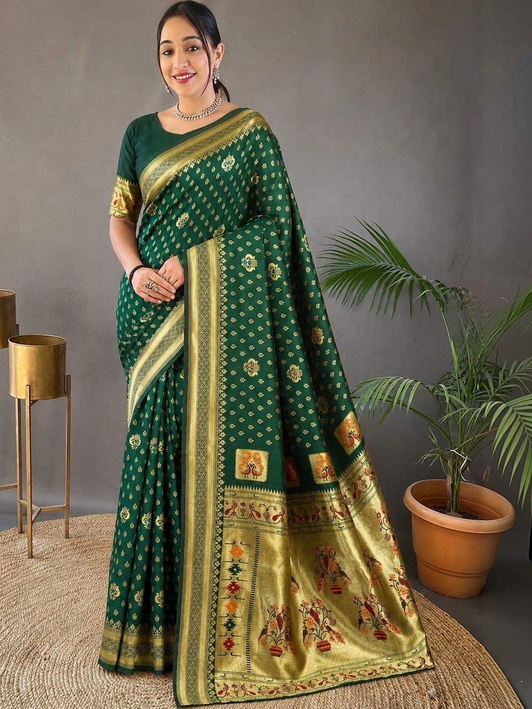 vastranagari Woven Design Zari Art Silk Designer Banarasi Saree - view 1
