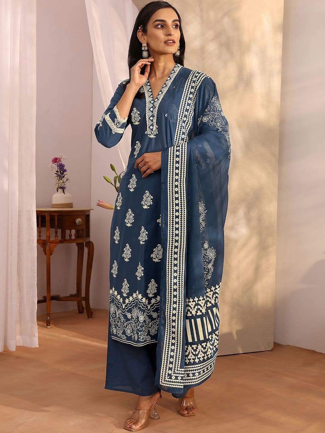 Libas Women Ethnic Motifs Printed Regular Thread Work Kurta with Palazzos & With Dupatta thumbnail 4