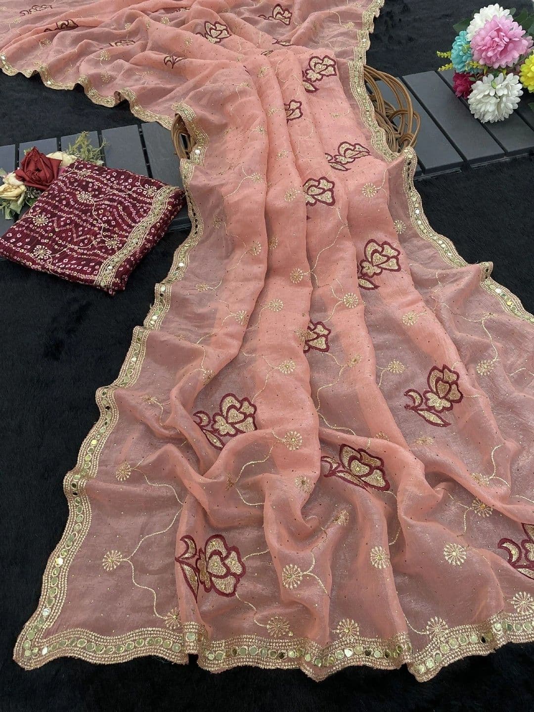 SmileyFashion Floral Embroidered Poly Georgette Saree thumbnail 5