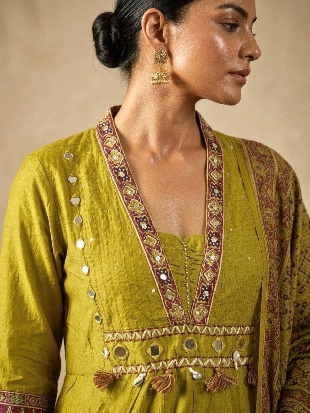SHEMAIAH Women Ethnic Motifs Embroidered Pure Cotton Kurta with Trousers & With Dupatta thumbnail 4