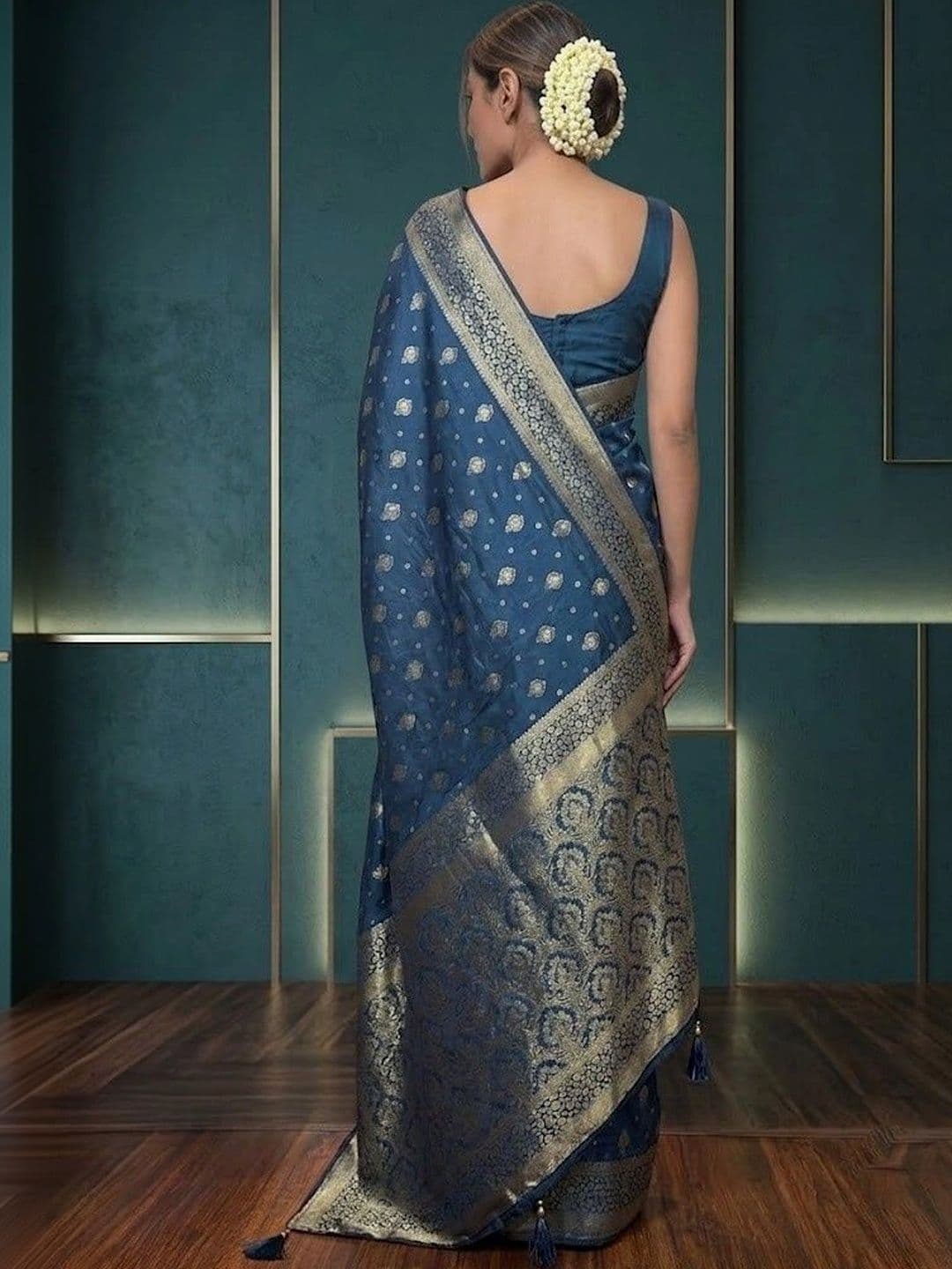 THE AQUARIUS Woven Design Zari Art Silk Banarasi Saree thumbnail 3