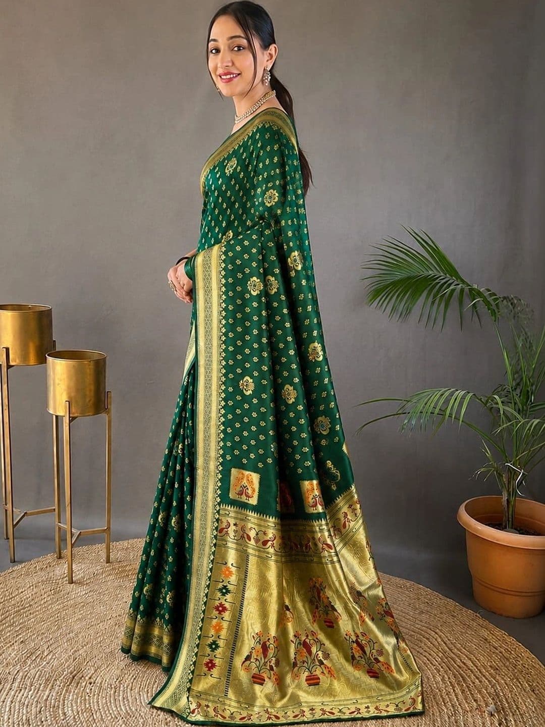 vastranagari Woven Design Zari Art Silk Designer Banarasi Saree thumbnail 2