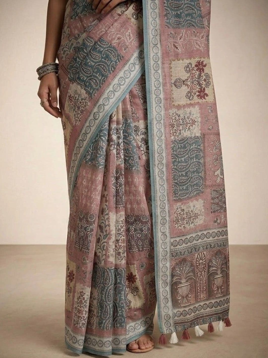 Anouk Pure Linen Ikat Saree thumbnail 5