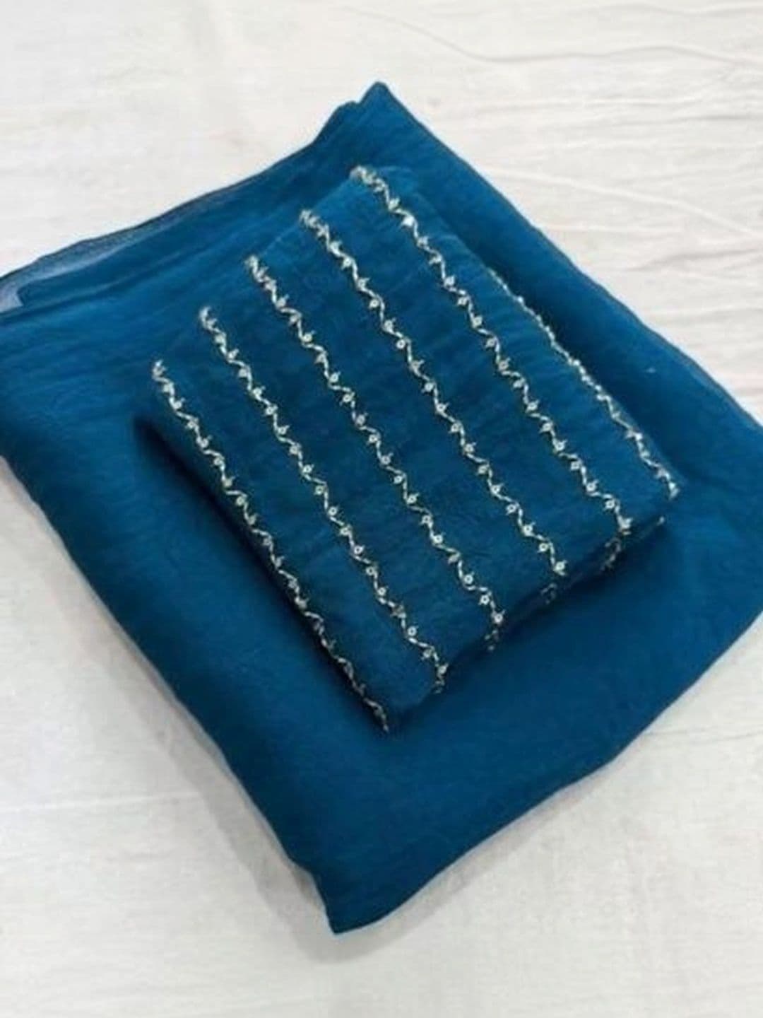 VRAGI Embellished Sequinned Saree thumbnail 5