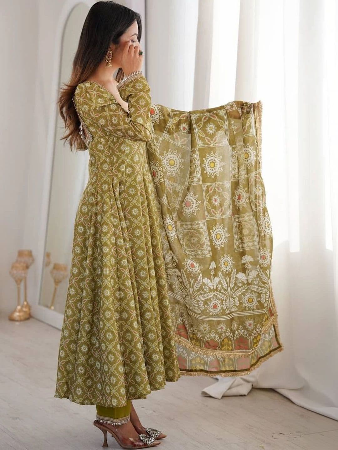 Kurtibella Women Ethnic Motifs Regular Pure Cotton Kurta with Trousers & With Dupatta thumbnail 4