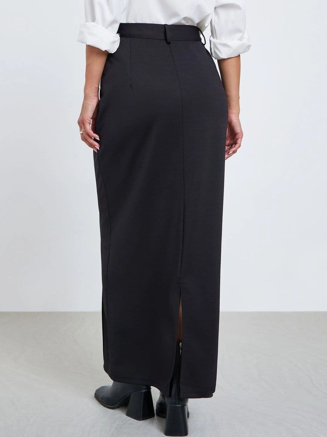Styli Women Back Slit Maxi Straight Skirt thumbnail 4