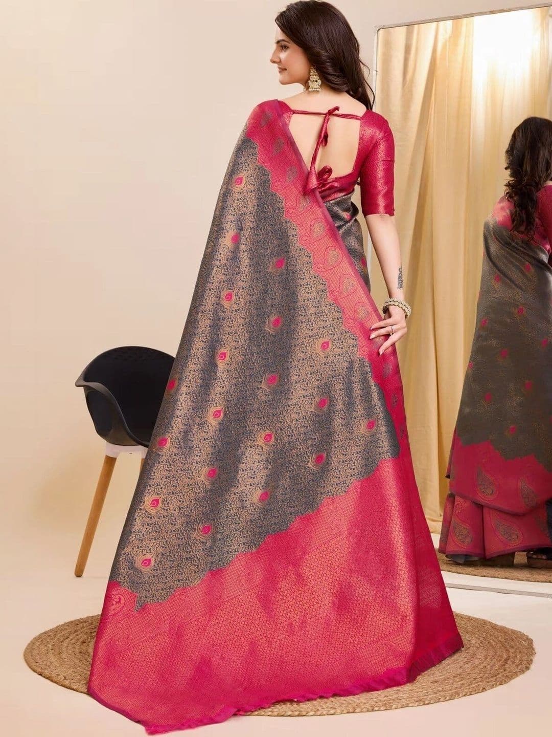 VS MALL Women Ethnic Motifs Printed Zari Banarasi Saree thumbnail 3