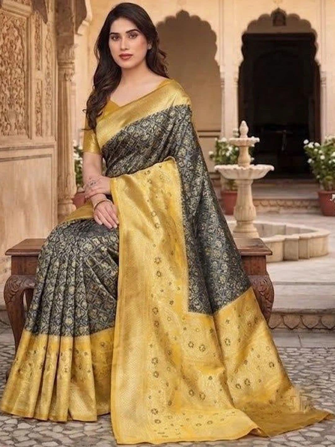 Aman's Impero Woven Design Zari Art Silk Banarasi Saree thumbnail 4