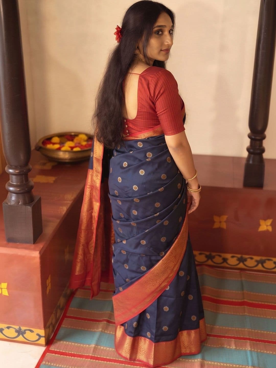 VILLE FASHION Woven Design Zari Art Silk Kanjeevaram Saree thumbnail 3