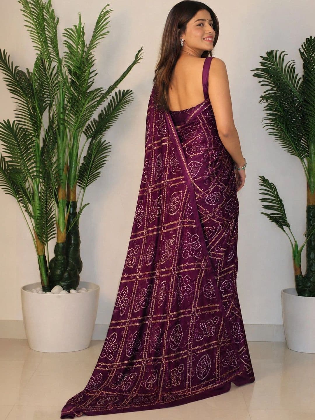 SANJANA  SILK SANJANA SILK Women Bandhani Pure Georgette Saree thumbnail 2