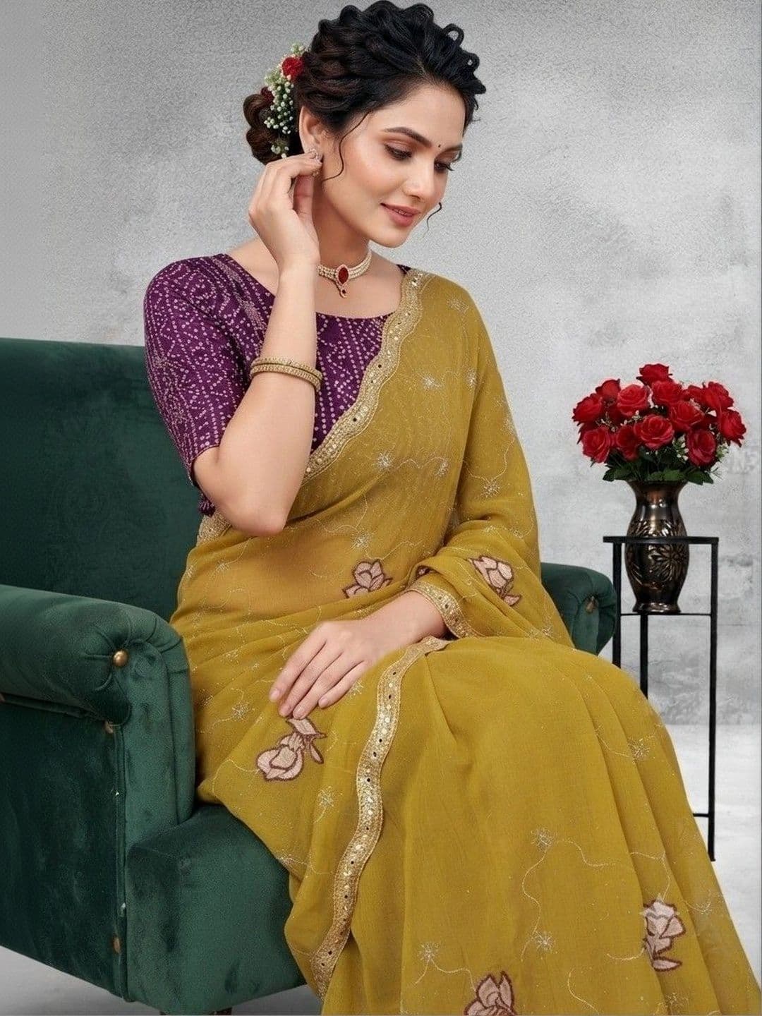 SmileyFashion Floral Embroidered Poly Georgette Saree thumbnail 4