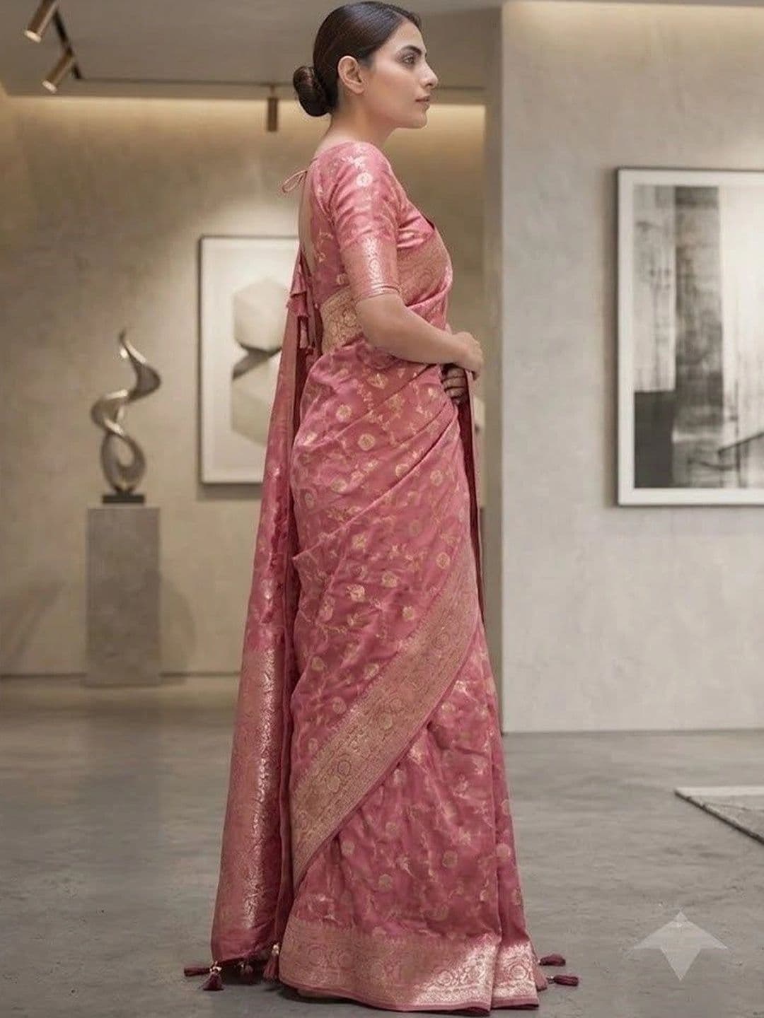Aaishvyapparels Woven Design Zari Art Silk Banarasi Saree thumbnail 4