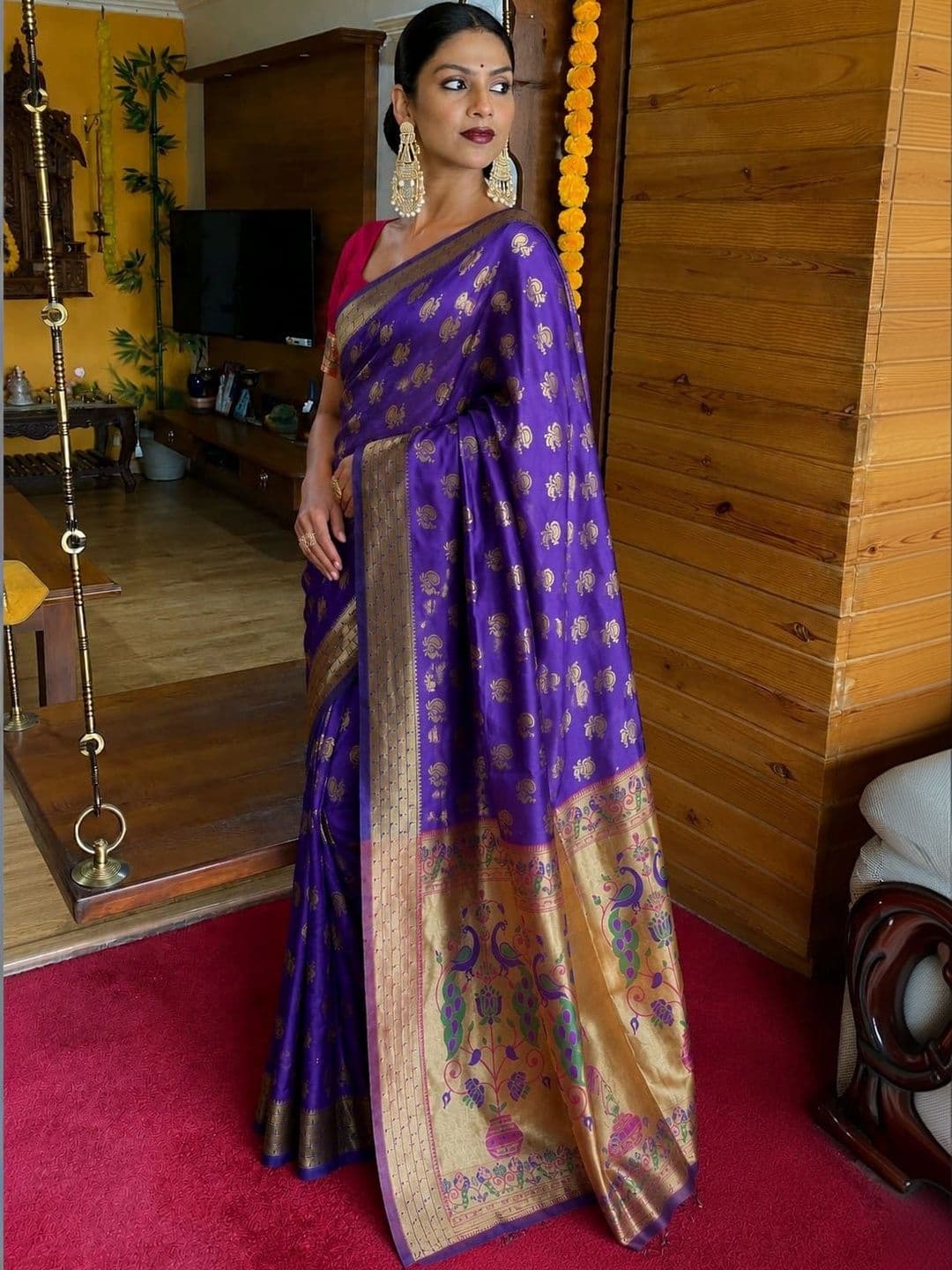 vastranagari Woven Design Zari Art Silk Designer Banarasi Saree thumbnail 3