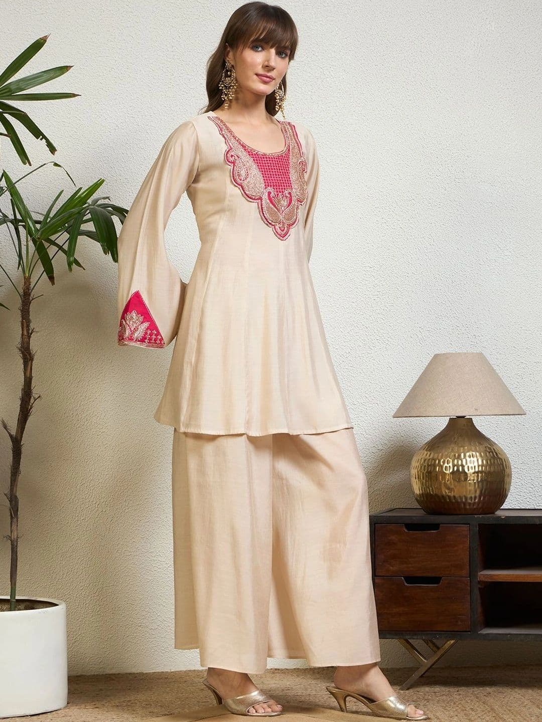 Honky Tonky Women Ethnic Motifs Embroidered Empire Thread Work Kurta with Palazzos & With Dupatta thumbnail 4