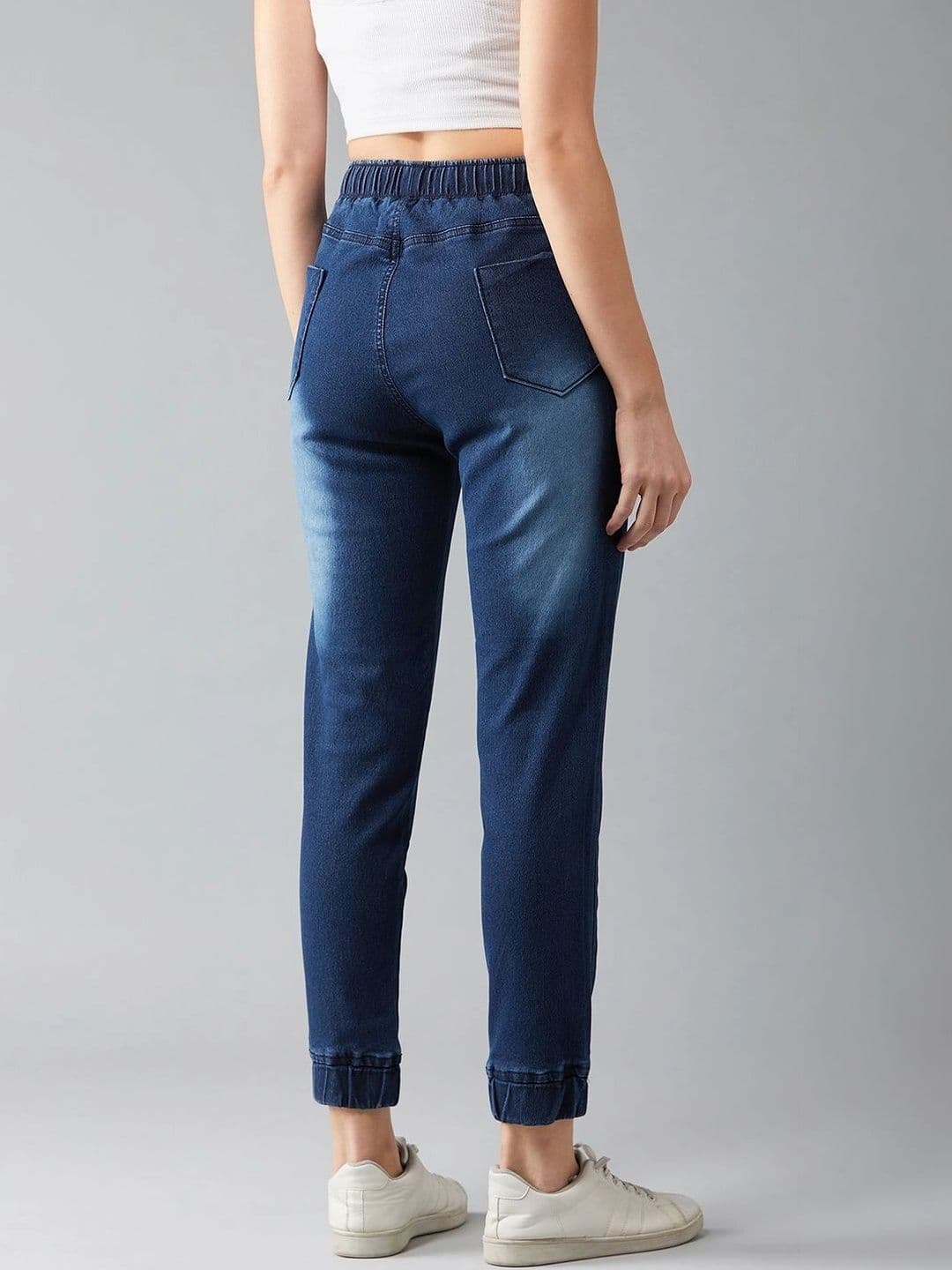 Roadster Women Regular Fit Mid-Rise Low Distress Cuffed Hem Stretchable Jeans thumbnail 3