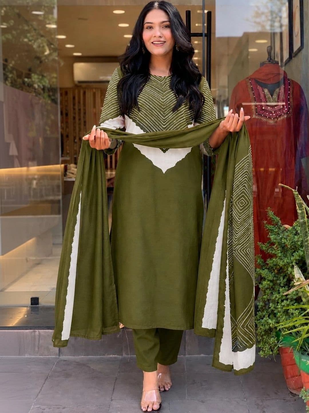 PANJURLI Women Ethnic Motifs Printed Regular Kurta with Trousers & With Dupatta thumbnail 2