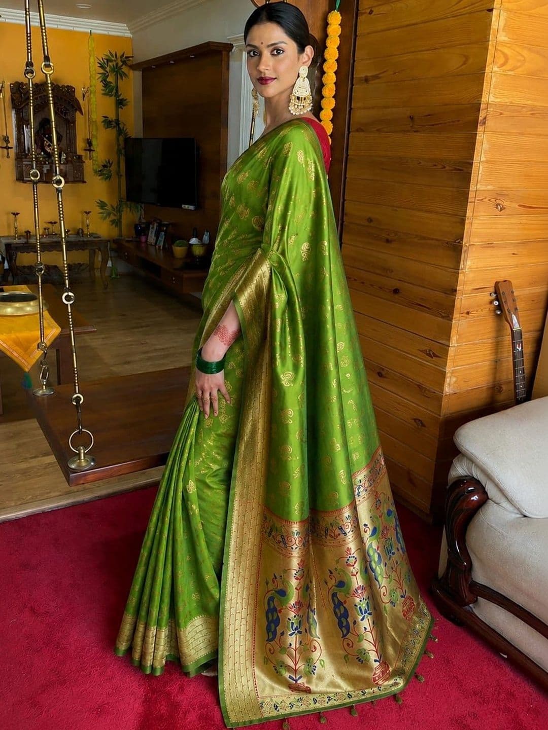 vastranagari Woven Design Zari Art Silk Designer Banarasi Saree thumbnail 2