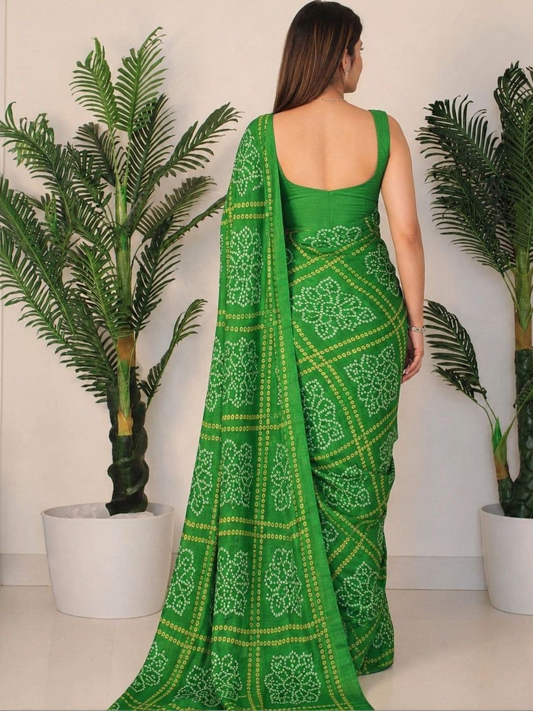 Sita Bandhani Pure Georgette Saree thumbnail 3