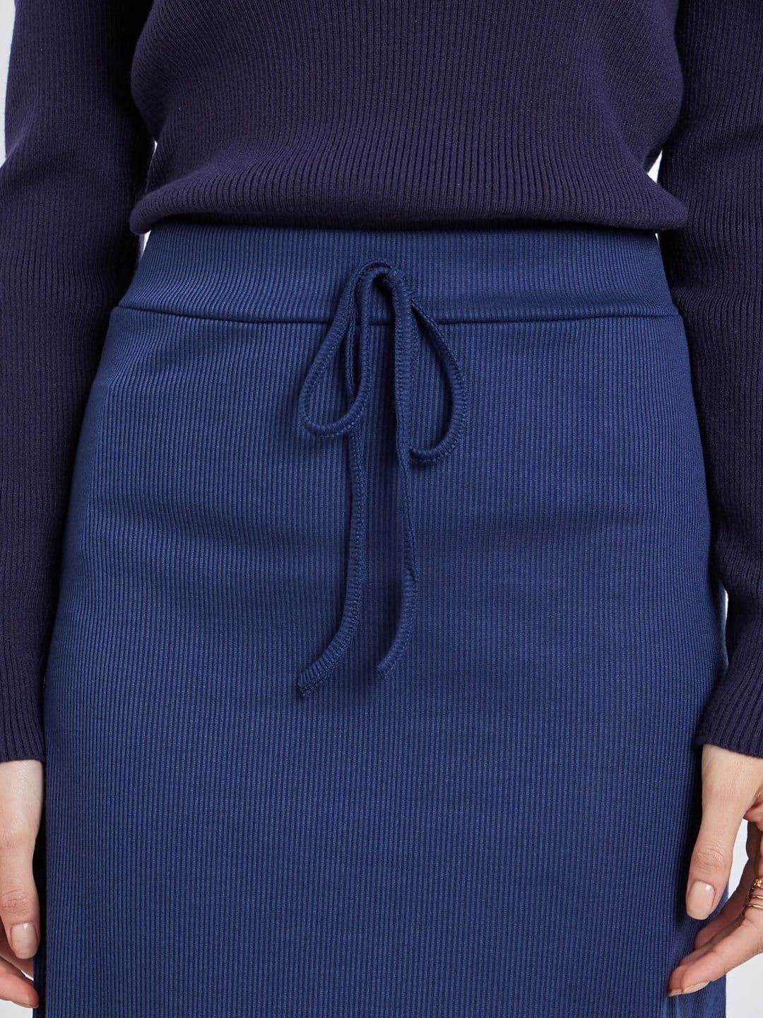 Styli Women Side Slit Midi Straight Skirt thumbnail 3