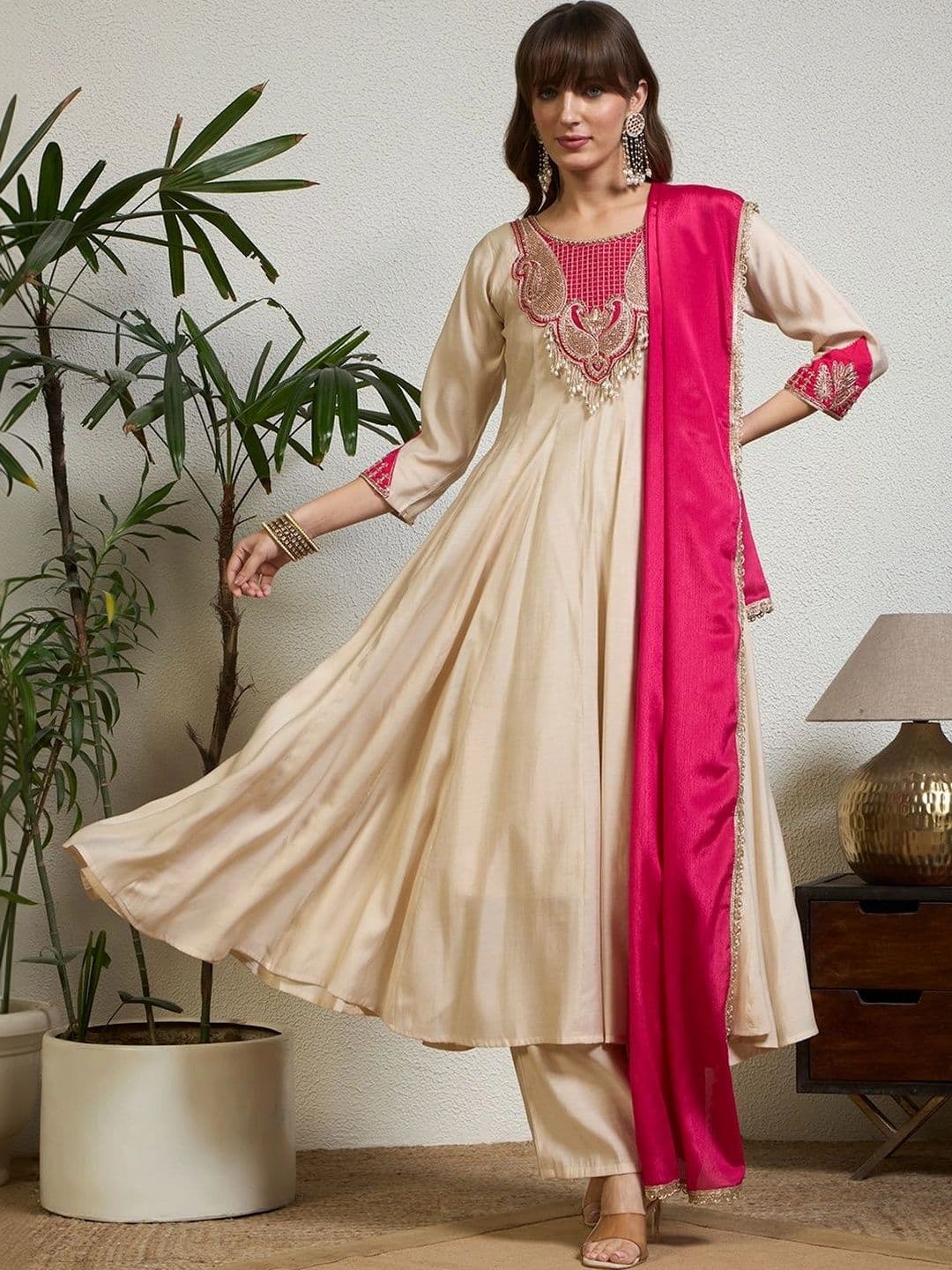 Honky Tonky Women Ethnic Motifs Embroidered Regular Gotta Patti Kurta with Palazzos & With Dupatta - view 1
