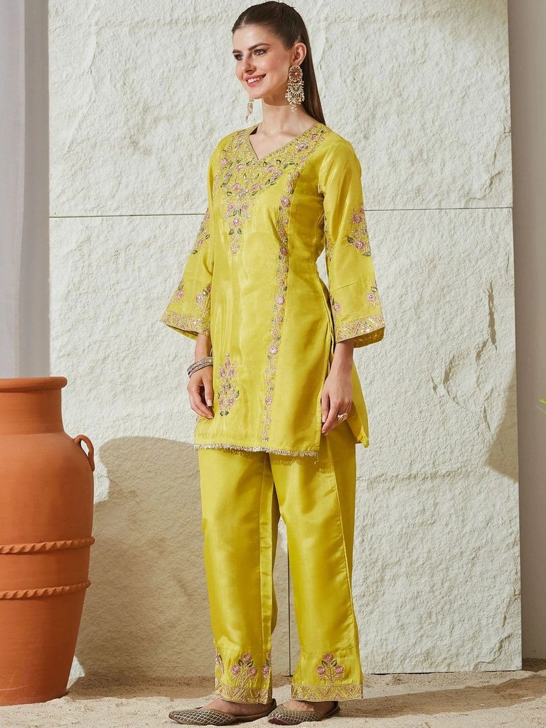 MOKOSH Women Ethnic Motifs Embroidered Regular Thread Work Pure Silk Kurta with Palazzos thumbnail 5
