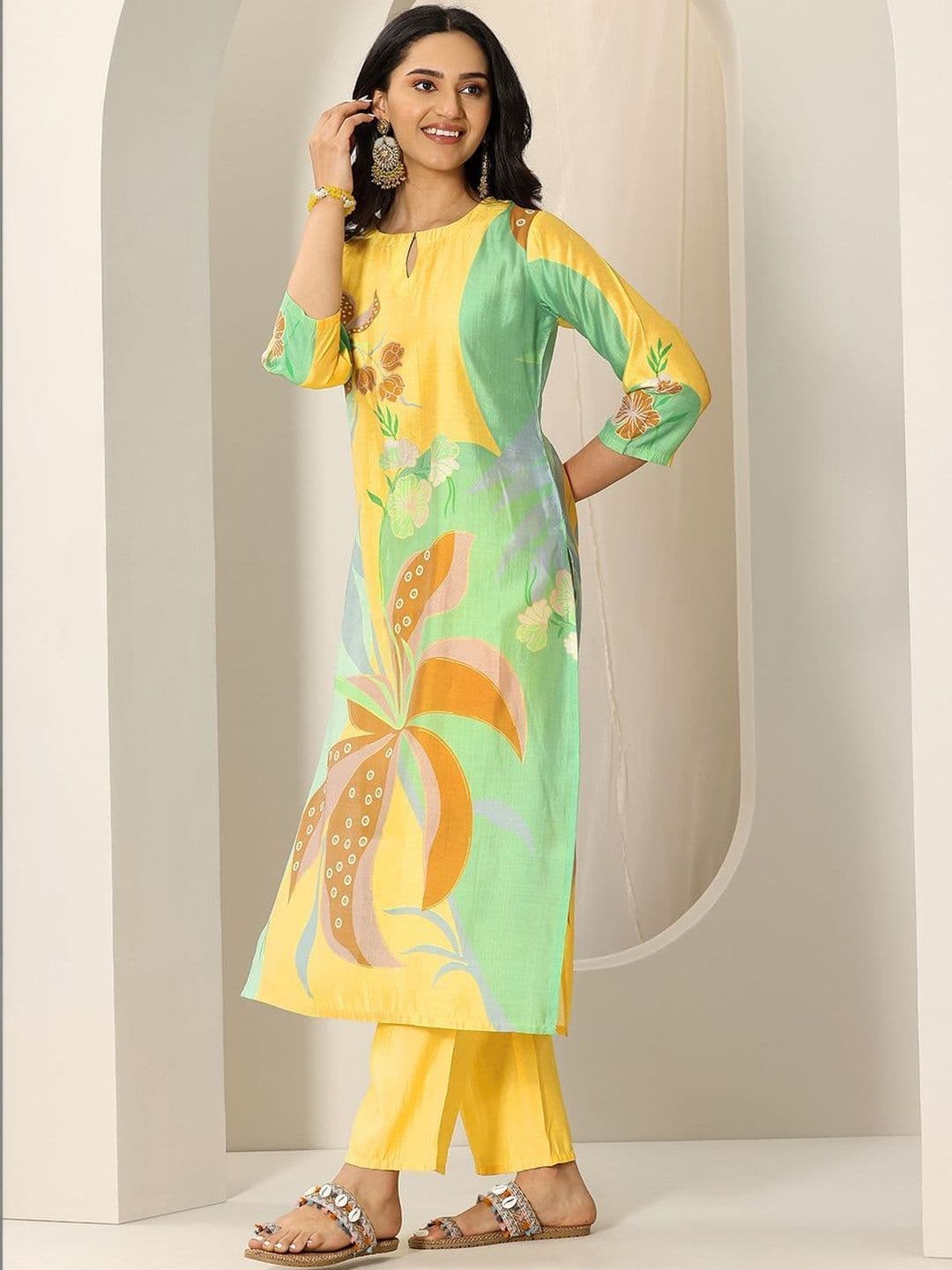 Libas Women Floral Printed Regular Kurta with Trousers & With Dupatta thumbnail 2