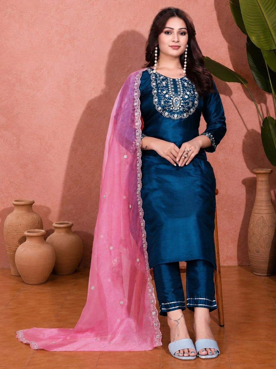 Sangria Motifs Embroidered Regular Thread Work Kurta with Trousers & With Dupatta thumbnail 2