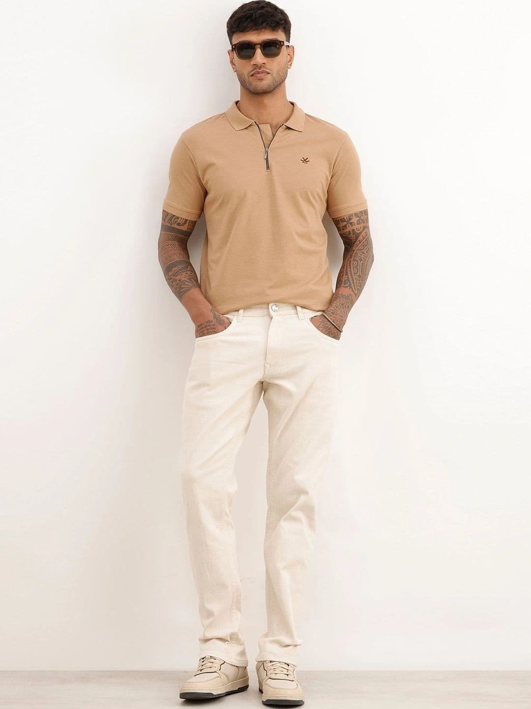 WROGN Men Straight Fit Mid-Rise Stretchable Jeans thumbnail 5
