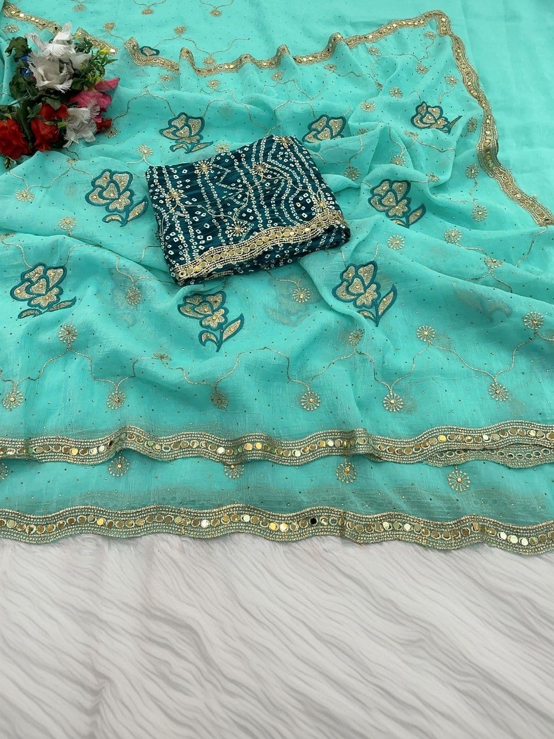 SmileyFashion Floral Embroidered Poly Georgette Saree thumbnail 2