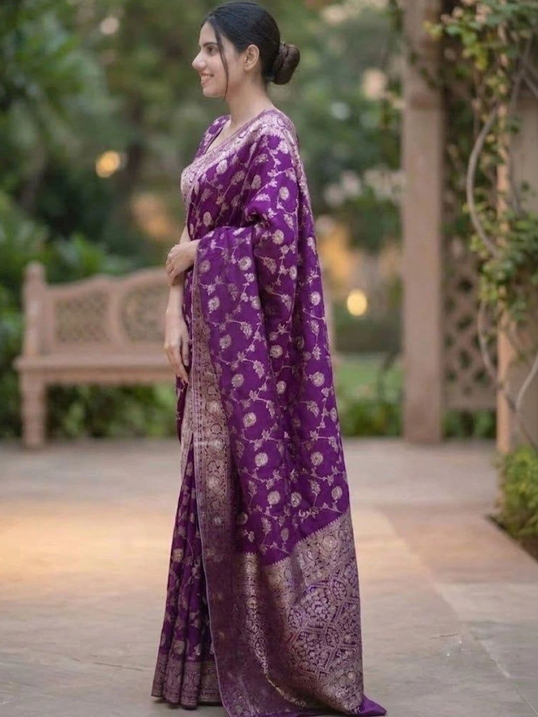 Zankhi Hosiery Woven Design Zari Art Silk Banarasi Saree thumbnail 2