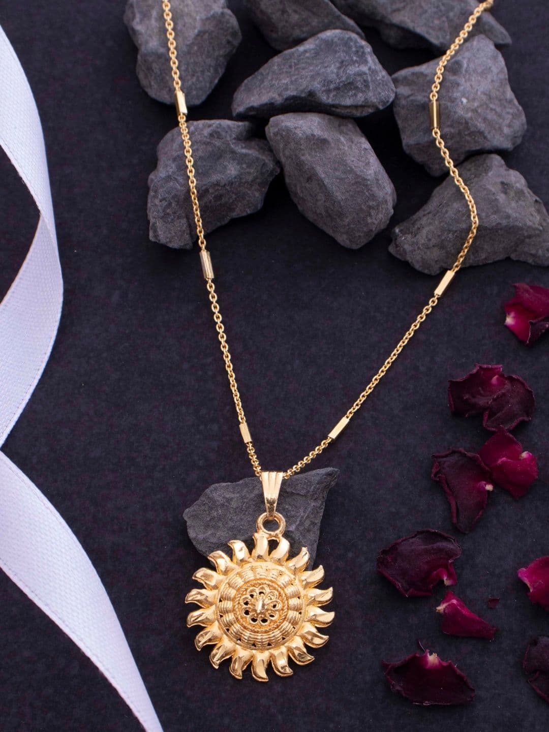Dency Unisex Brass Gold-Plated Necklace thumbnail 2