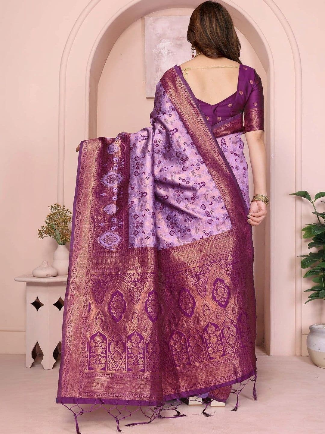 VS MALL Woven Design Zari Banarasi Saree thumbnail 3