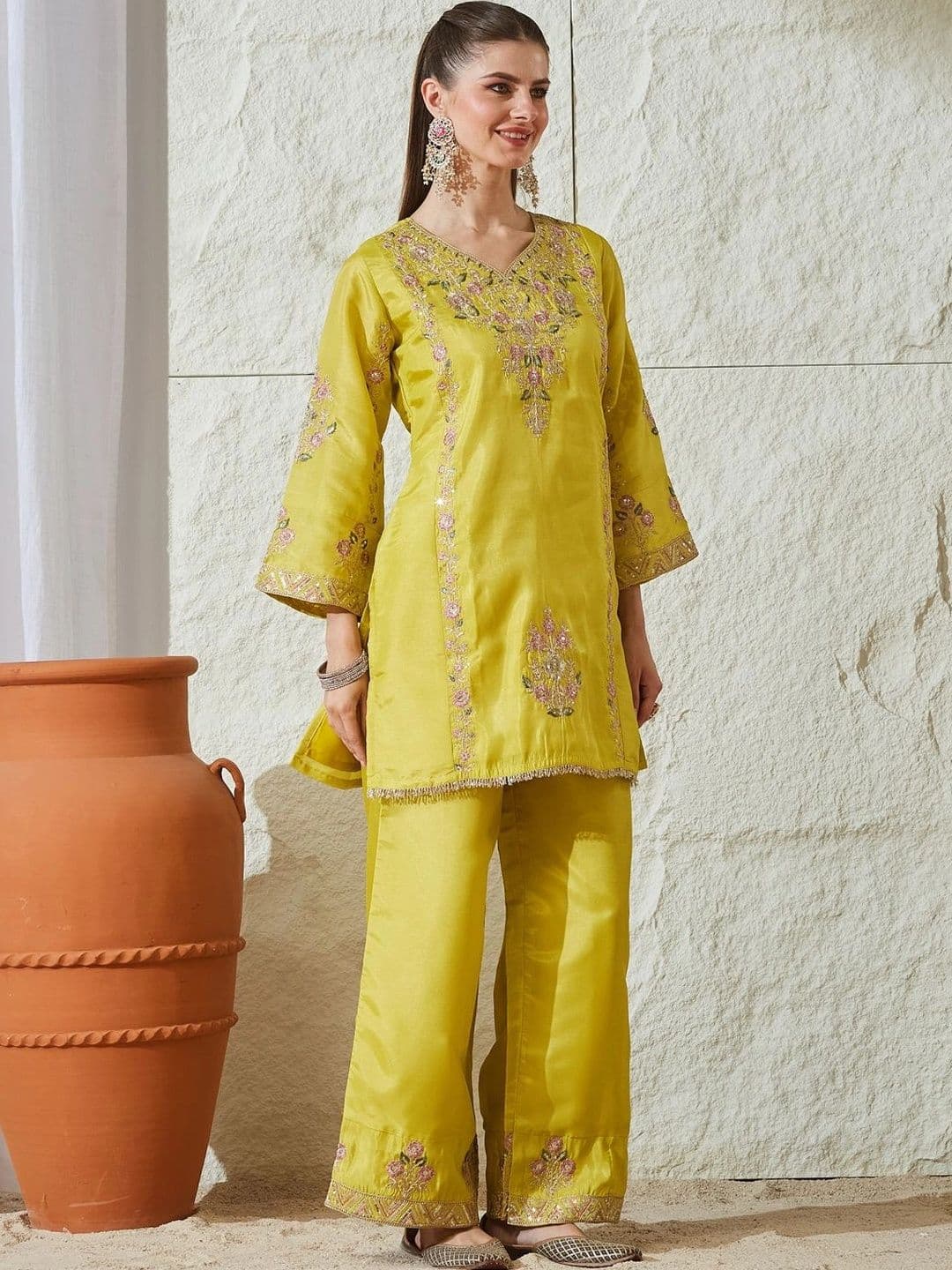 MOKOSH Women Ethnic Motifs Embroidered Regular Thread Work Pure Silk Kurta with Palazzos thumbnail 2
