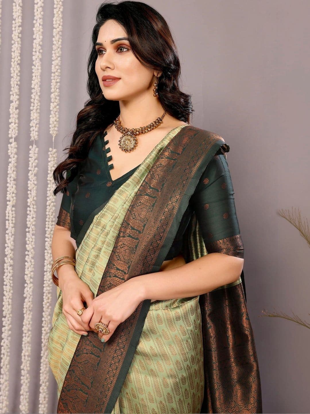 VS MALL Ethnic Motifs Zari Banarasi Saree thumbnail 4