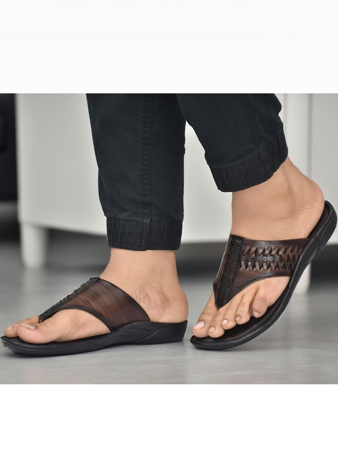 G L Trend Men's Brown Textured Comfort Thong Sandals with Adjustable Strap thumbnail 7