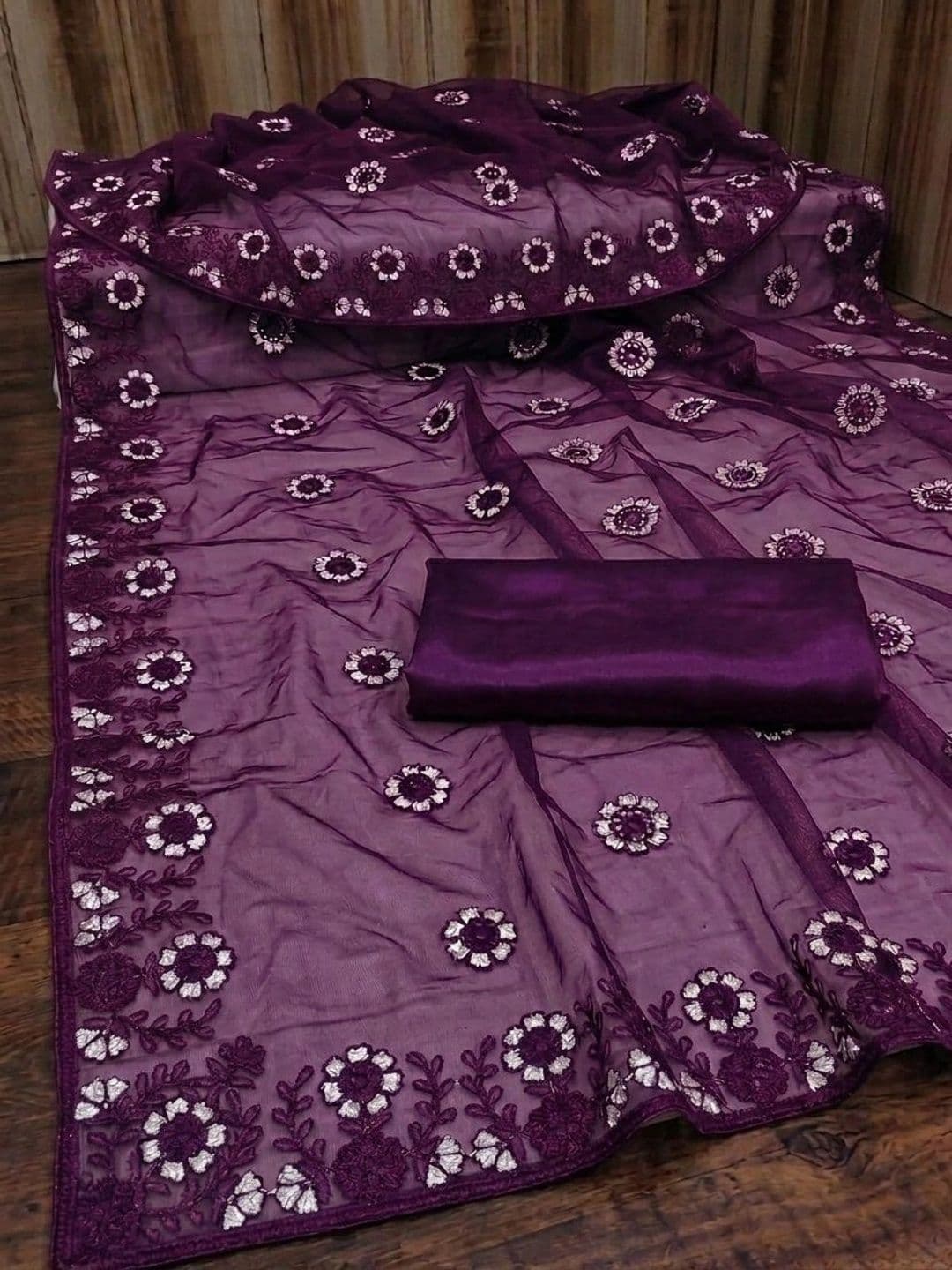 akhodalkrp Floral Embroidered Net Saree thumbnail 4