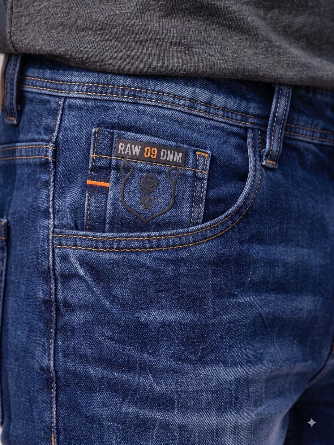 GEX Men Jean Relaxed Fit Mid-Rise Low Distress Jeans thumbnail 3