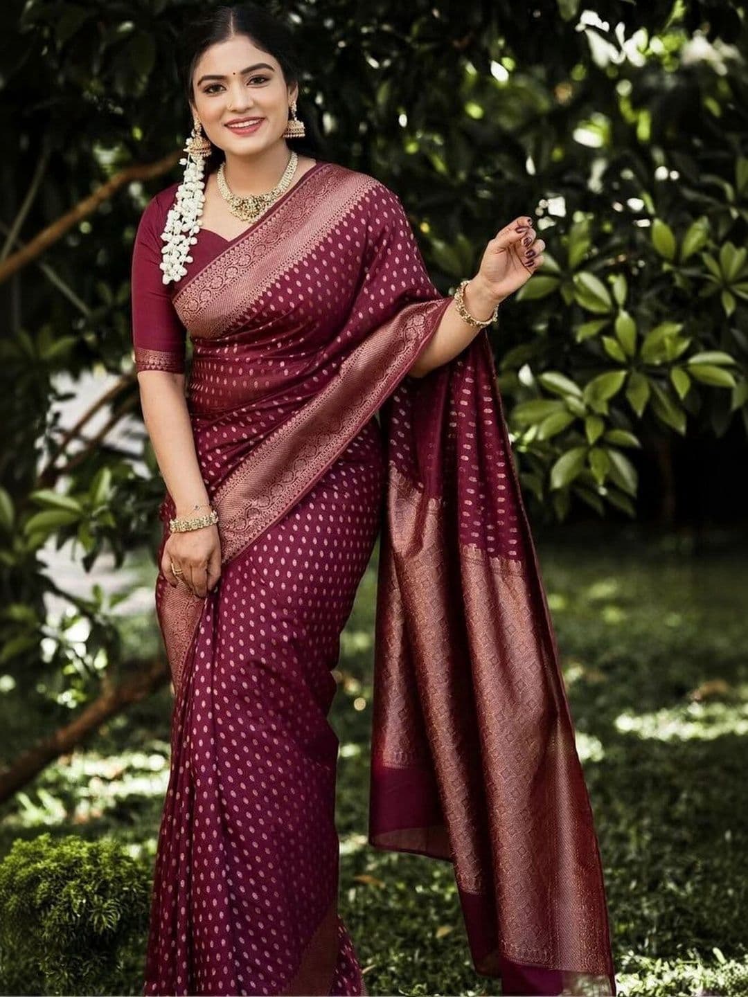 VS MALL Ethnic Motifs Zari Banarasi Saree thumbnail 4