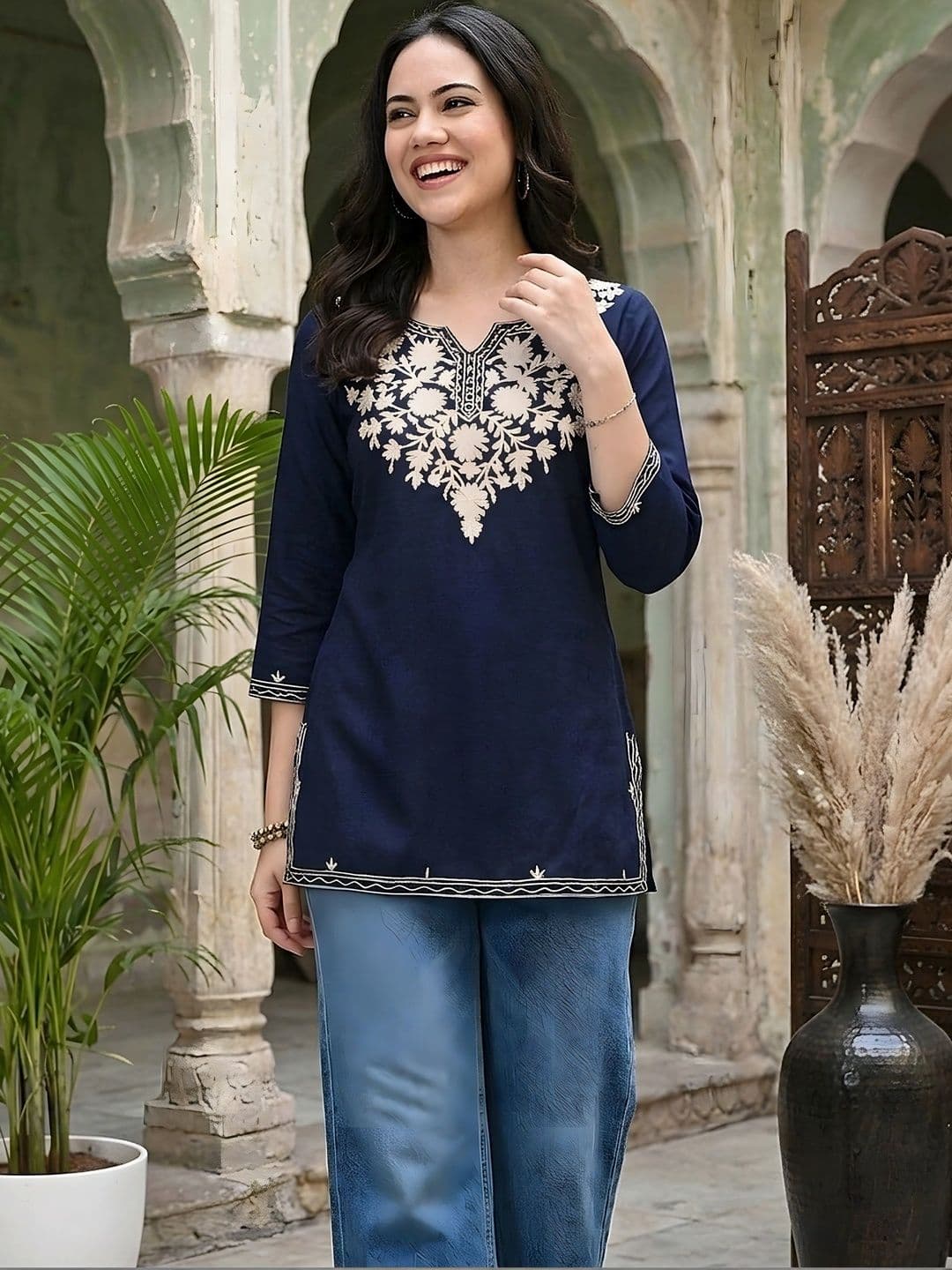 Sangria Women Ethnic Motifs Embroidered Thread Work Kurta thumbnail 2