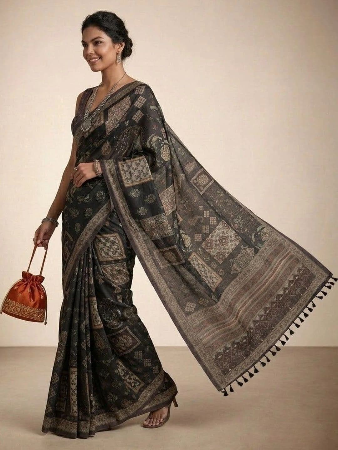 Anouk Ethnic Motifs Art Silk Ikat Saree thumbnail 7
