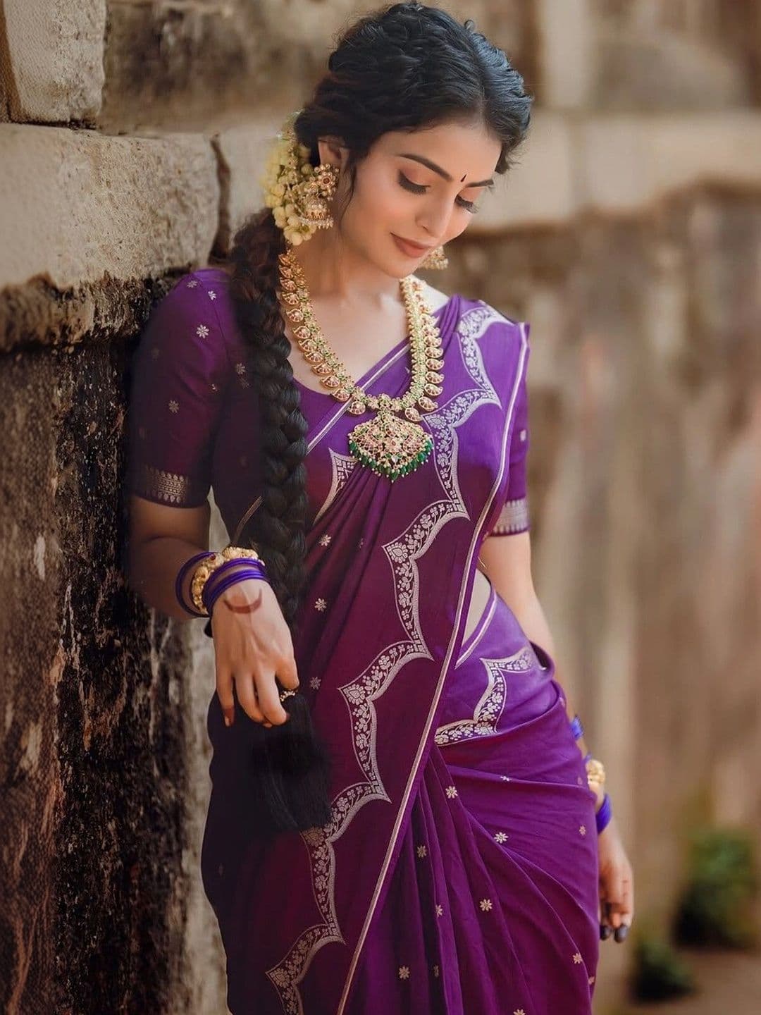 VS MALL Women Ethnic Motifs Zari Banarasi Saree thumbnail 2