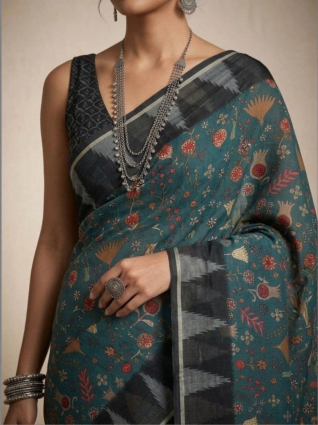 Anouk Floral Silk Blend Saree thumbnail 3