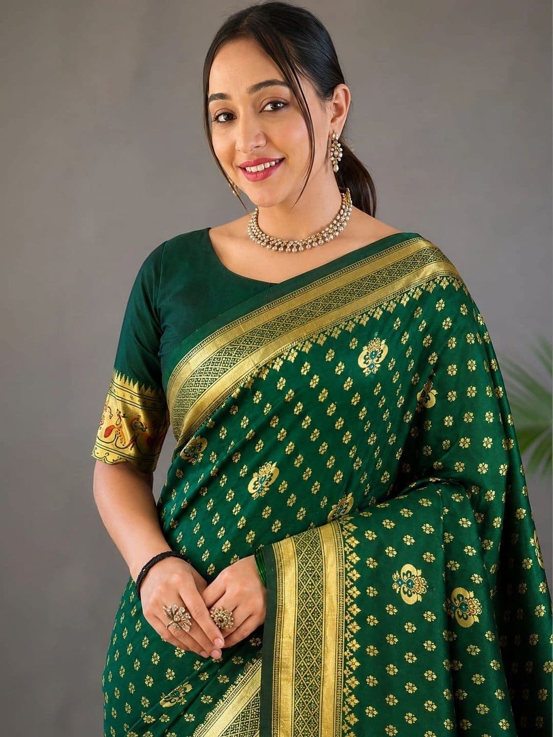 vastranagari Woven Design Zari Art Silk Designer Banarasi Saree thumbnail 4