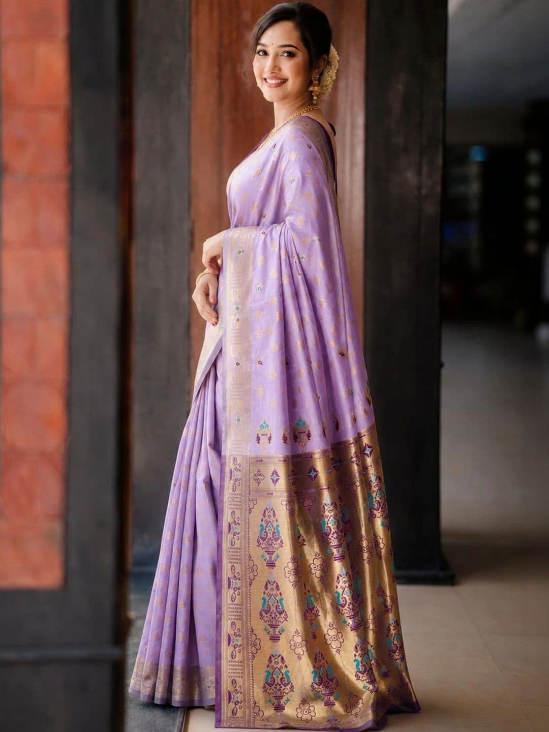 Veera Collection Woven Design Zari Art Silk Designer Banarasi Saree thumbnail 3