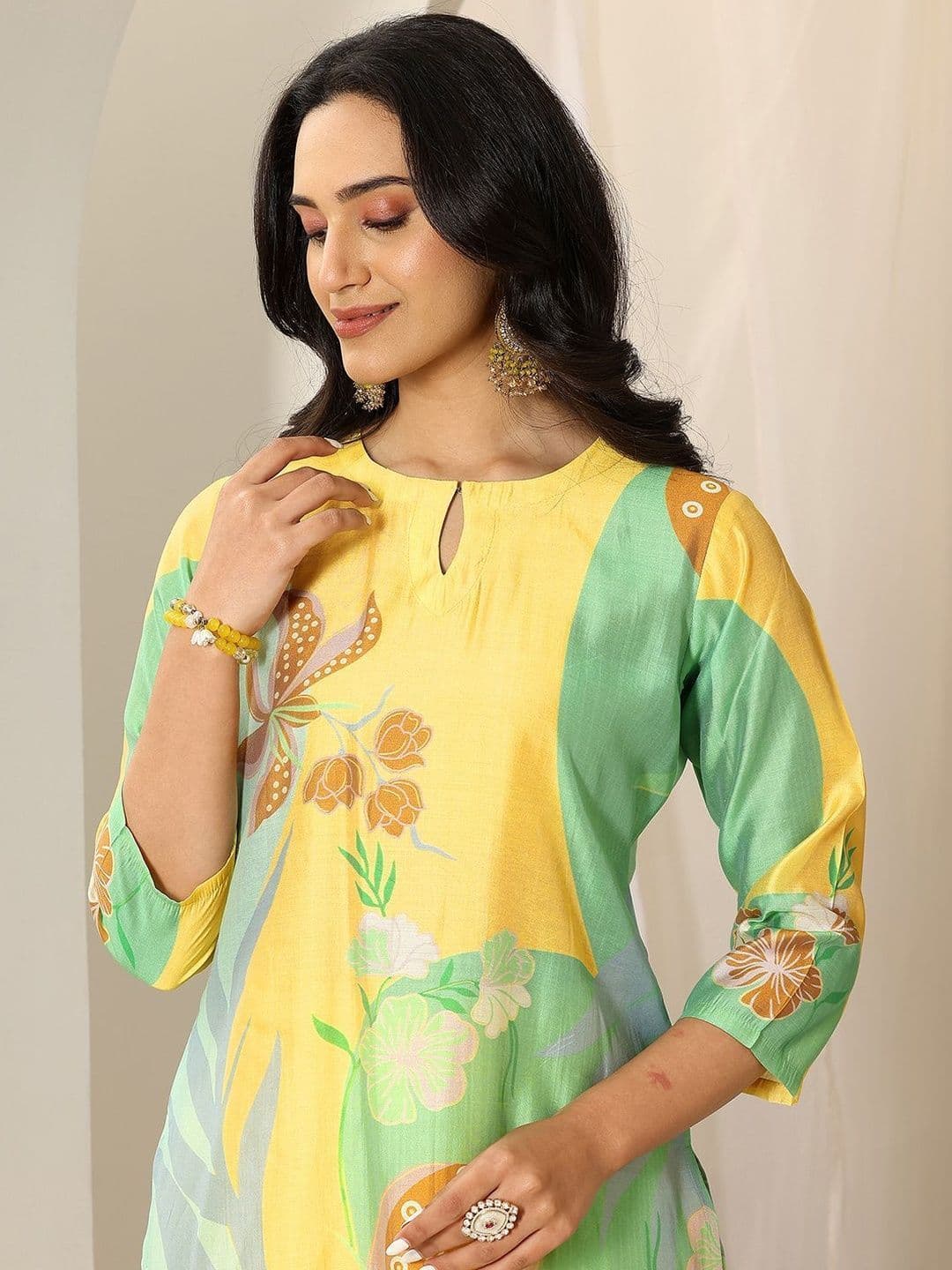 Libas Women Floral Printed Regular Kurta with Trousers & With Dupatta thumbnail 5