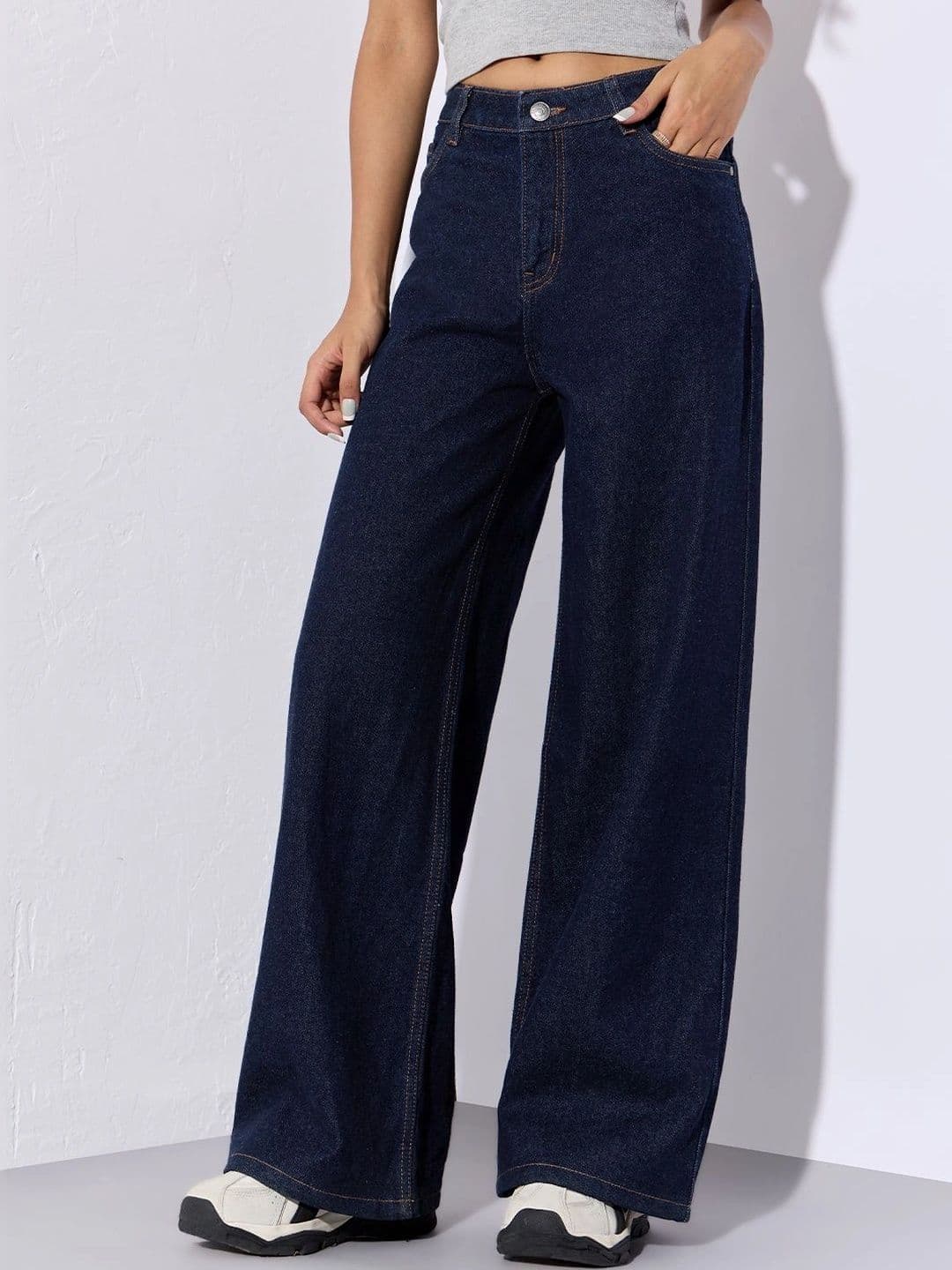The Souled Store Women Wide Leg Mid-Rise Light Fade Jeans thumbnail 3