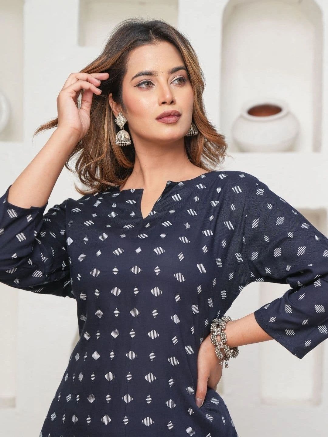 CNS FASHIONS Women Printed Regular Pure Cotton Kurti with Palazzos thumbnail 3