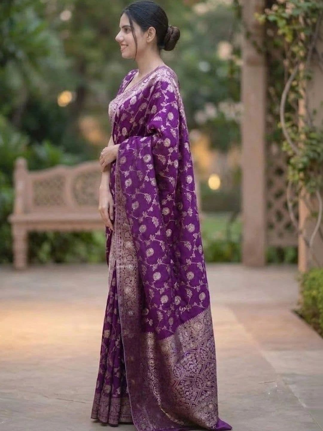 Vmdesigns Woven Design Zari Art Silk Banarasi Saree thumbnail 4